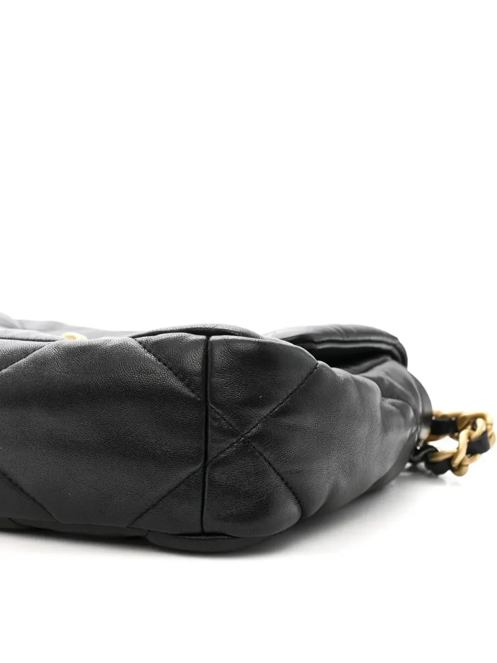 Lambskin Quilted Medium Chanel 19 Flap #300551C50B